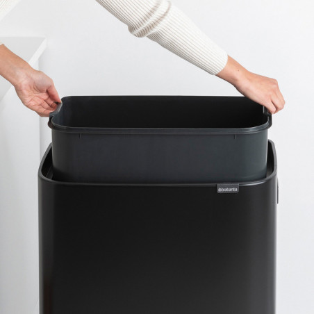 Cos pentru gunoi Brabantia Bo Touch Hi 1001260, 60 L, Inaltat, Deschidere lina si silentioasa, Negru mat