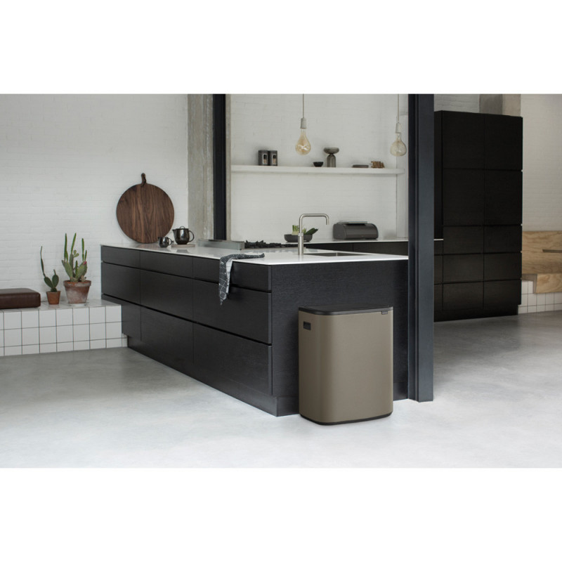 Cos pentru gunoi Brabantia Bo Touch 1001276, 60 L, Deschidere lina si silentioasa, Deschidere mare, Bronz