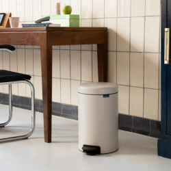 Cos de gunoi cu pedala Brabantia NewIcon 1005531, 12 L, Inchidere lina, Baza antiderapanta, Bej