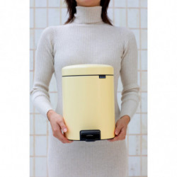 Cos de gunoi cu pedala Brabantia NewIcon 1008844, 12 L, Inchidere lina, Baza antiderapanta, Galben