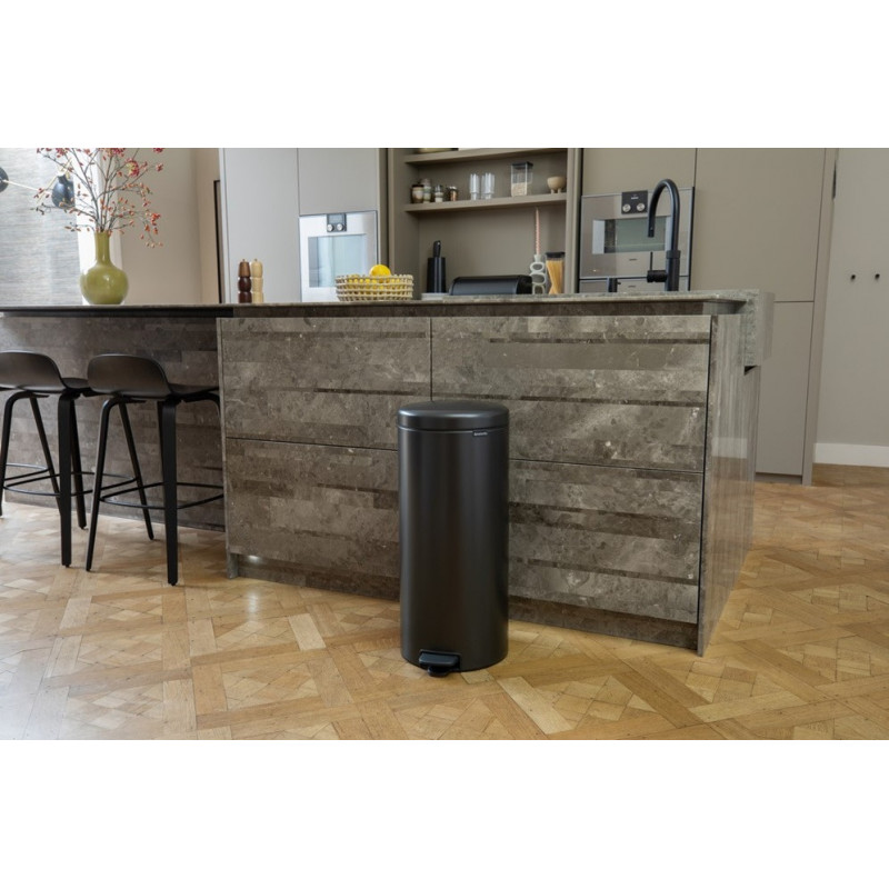 Cos de gunoi cu pedala Brabantia NewIcon 1008850, 30 L, Inchidere lina, Baza antiderapanta, Gri inchis