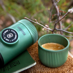 Espressor portabil Wacaco Nanopresso Moss Green, 18bar, 80 ml, Cafea macinata, Fara incarcare sau baterii, Husa, Verde