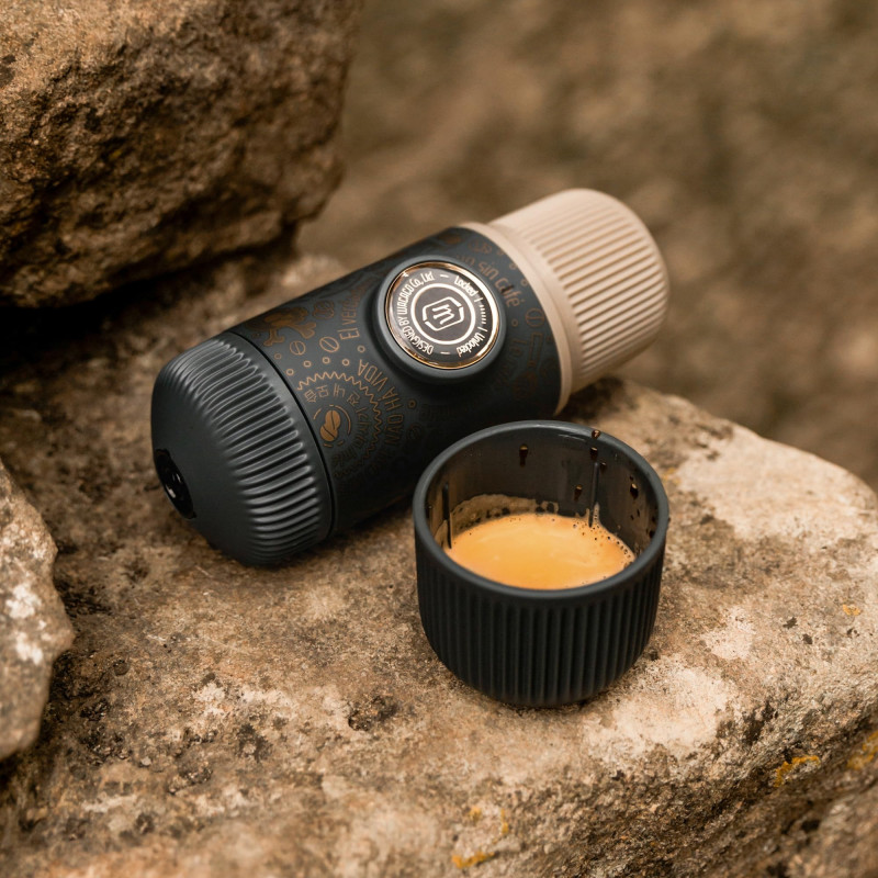 Espressor portabil Wacaco Nanopresso Dark Soul Grey, 18bar, 80 ml, Pentru cafea macinata, Fara incarcare sau baterii, Husa, Gri