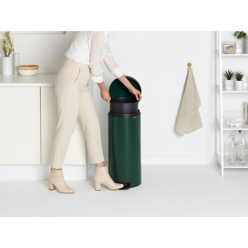 Cos de gunoi cu pedala Brabantia NewIcon 1003210, 30 L, Inchidere lina, Baza antiderapanta, Verde inchis