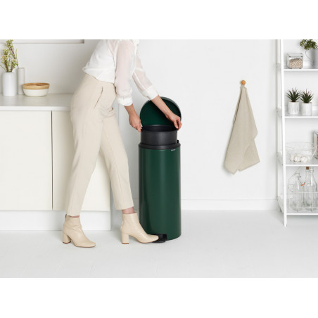 Cos de gunoi cu pedala Brabantia NewIcon 1003210, 30 L, Inchidere lina, Baza antiderapanta, Verde inchis