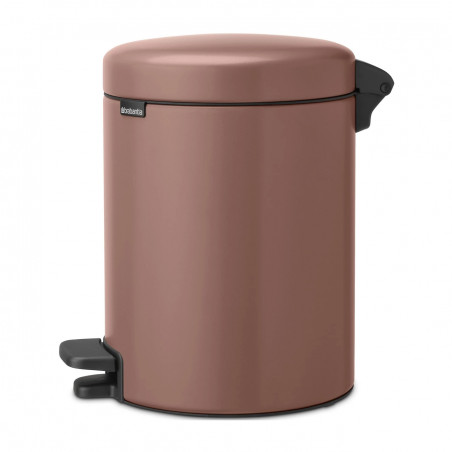 Cos de gunoi cu pedala Brabantia NewIcon 1008841, 5 L, Inchidere lina, Baza antiderapanta, Finisaj satinat, Maro